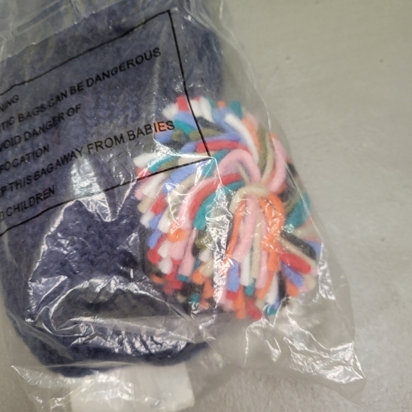 😊asos🧤🌈 Oversized Rainbow Pom Pom Mitten [BNIB]🧤❤️ - Picture 5 of 8